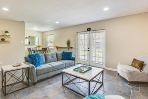 5 Mi to Fort Worth Stockyards Home with Yard!